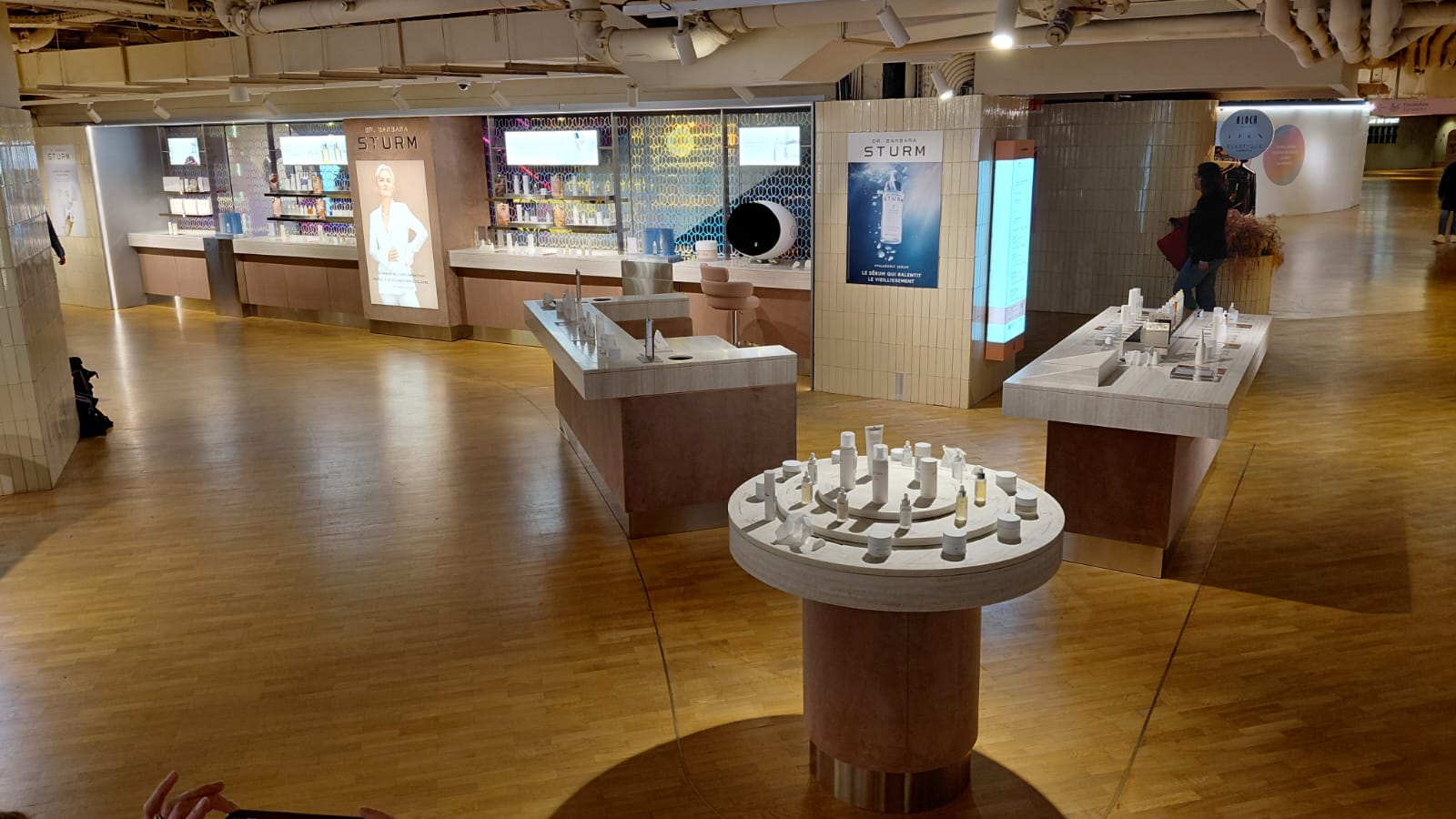 Dr. Barbara Sturm - Galeries Lafayette Haussmann 10