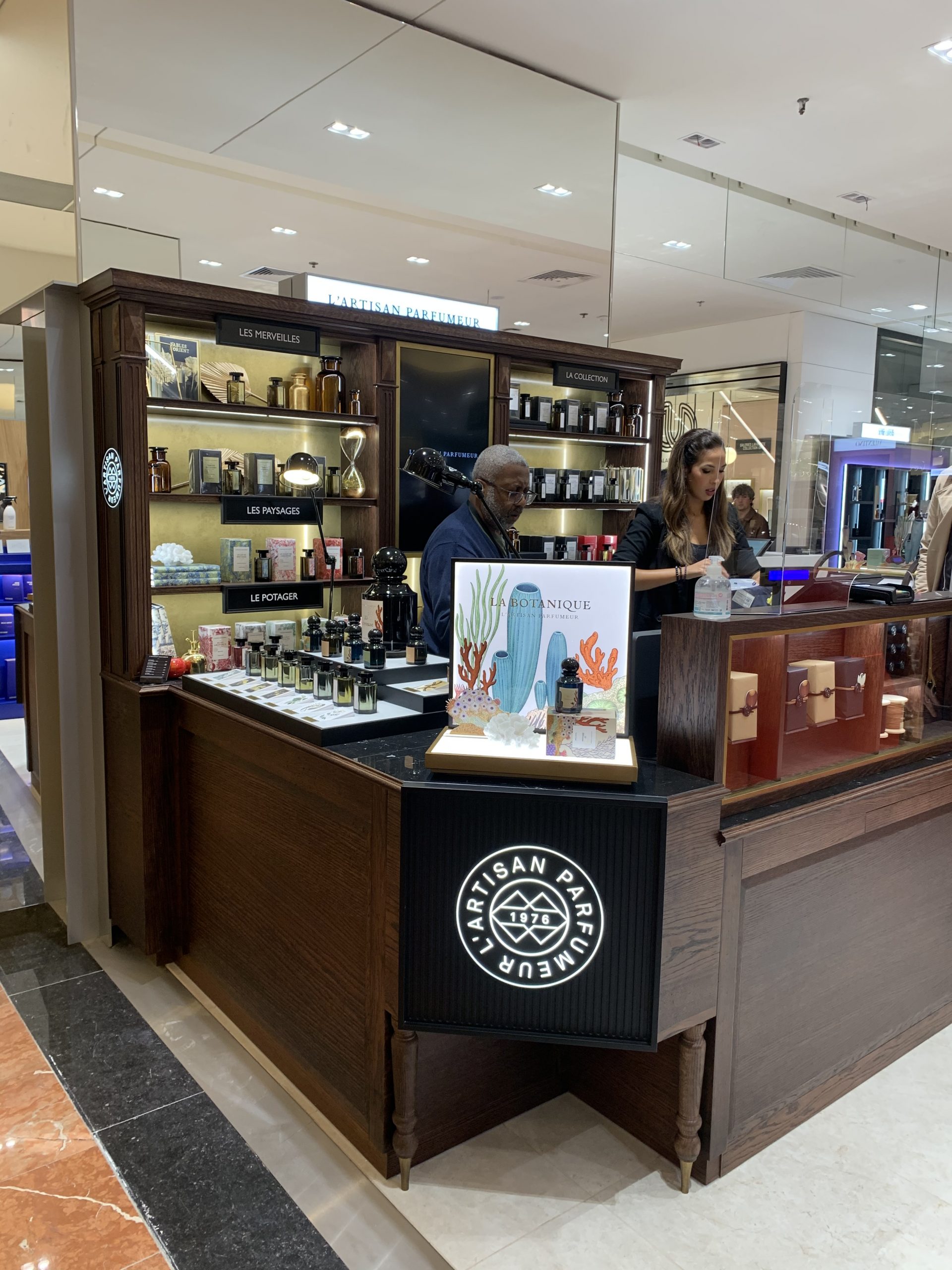 L'Artisan Parfumeur - Galeries Lafayette Paris 10