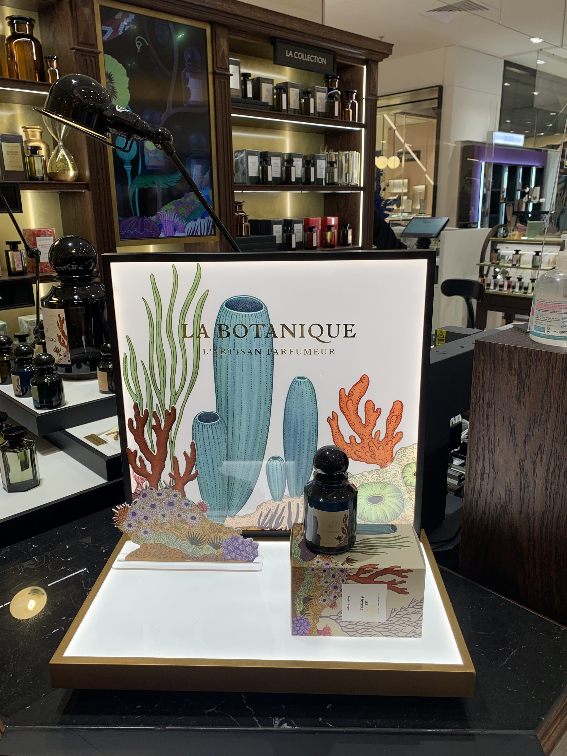 L'Artisan Parfumeur - Galeries Lafayette Paris 4