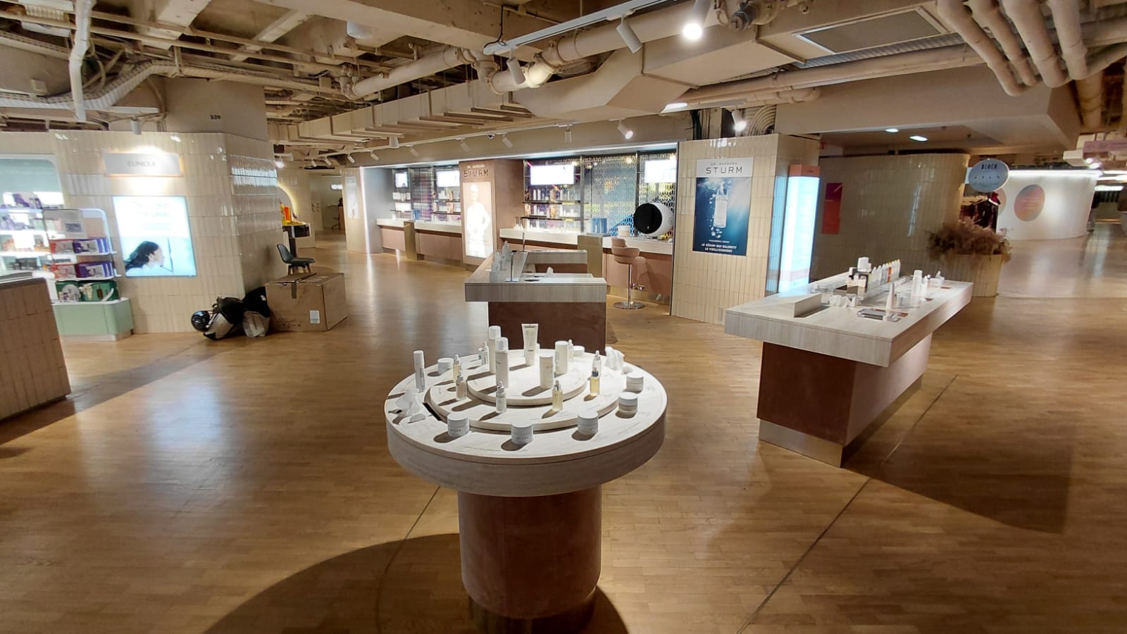 Dr. Barbara Sturm - Galeries Lafayette Haussmann 5