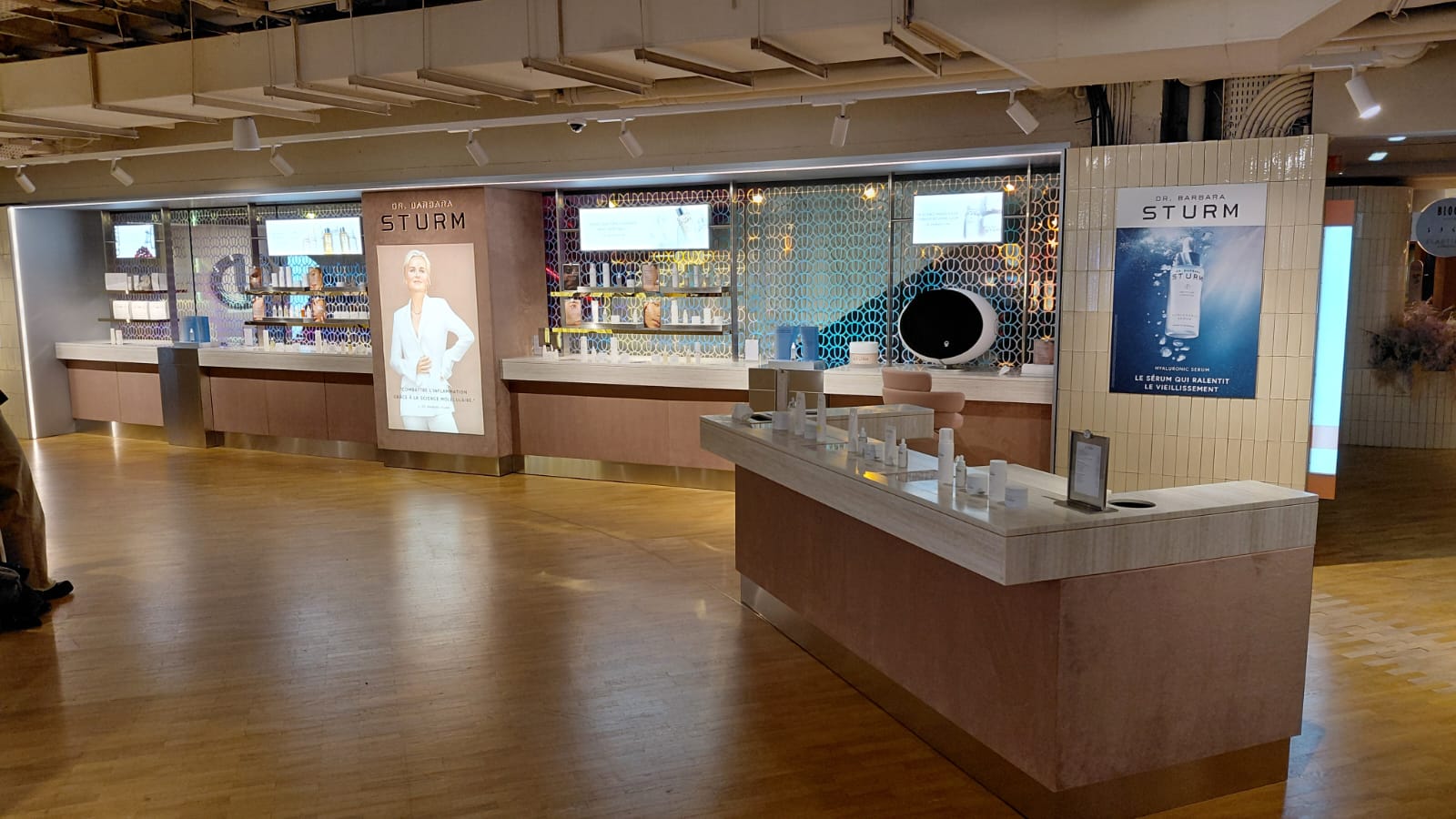 Dr. Barbara Sturm - Galeries Lafayette Haussmann 1