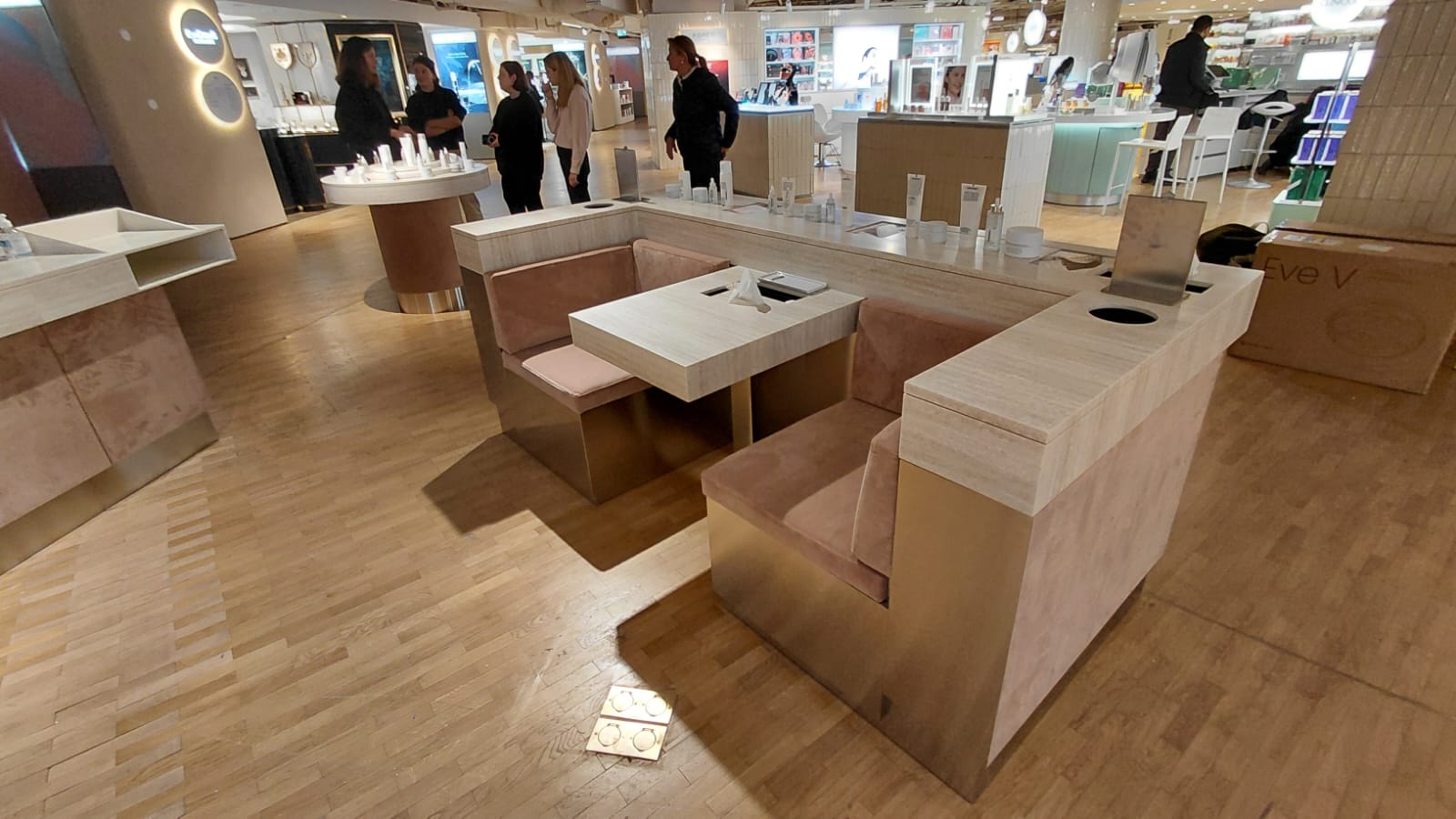 Dr. Barbara Sturm - Galeries Lafayette Haussmann 2